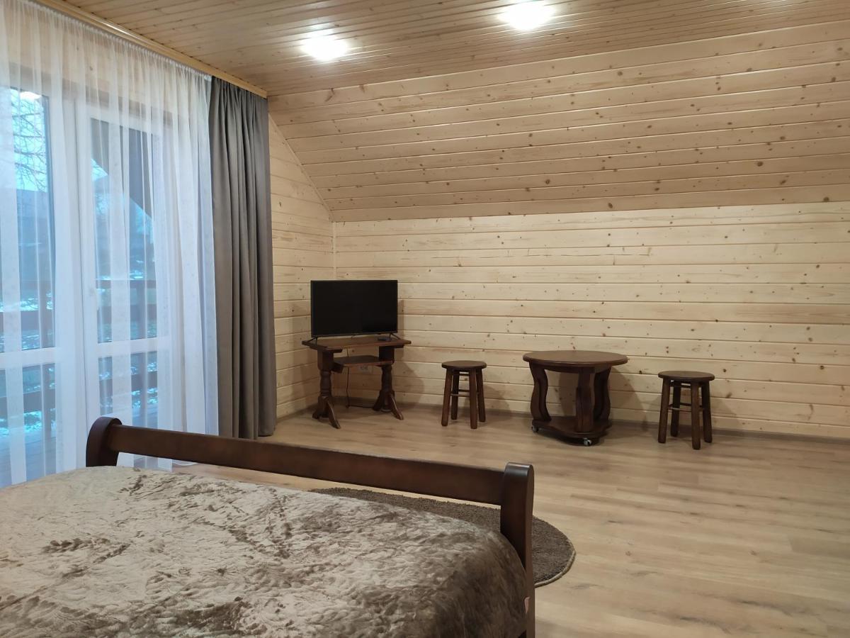 Апартаменти З Двома Спальнями І Кухнею Yaremche Exterior foto