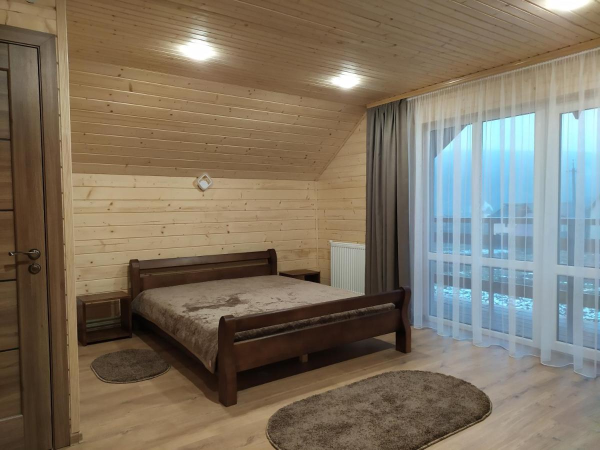 Апартаменти З Двома Спальнями І Кухнею Yaremche Exterior foto
